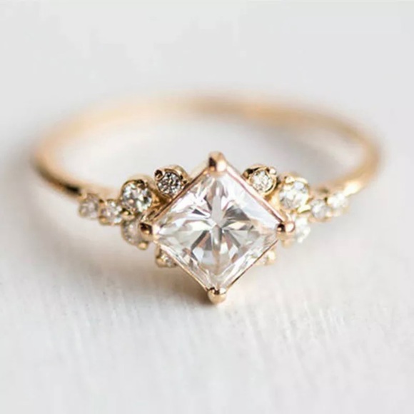 14k yellow gold diamond ring 1 CT princess bridal - Picture 2 of 6